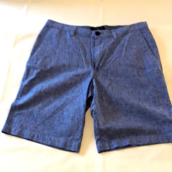 Men’s Banana Republic chambray linen shorts - Picture 2 of 5